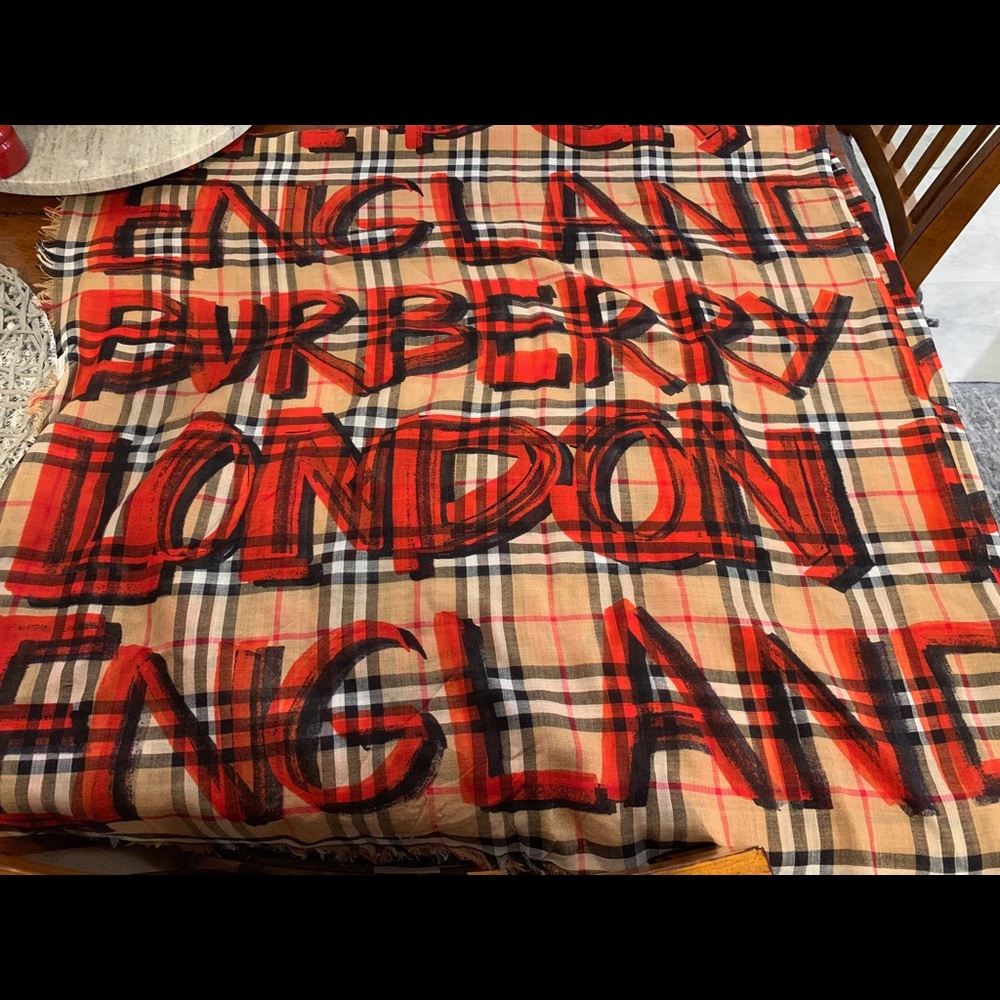 Burberry London England Scarf - Picture 2 of 4